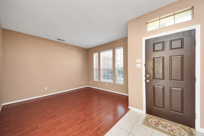 Building Photo - 1631 Mustang Crossing