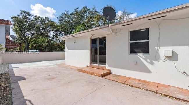 Building Photo - 3072 NW 14th St