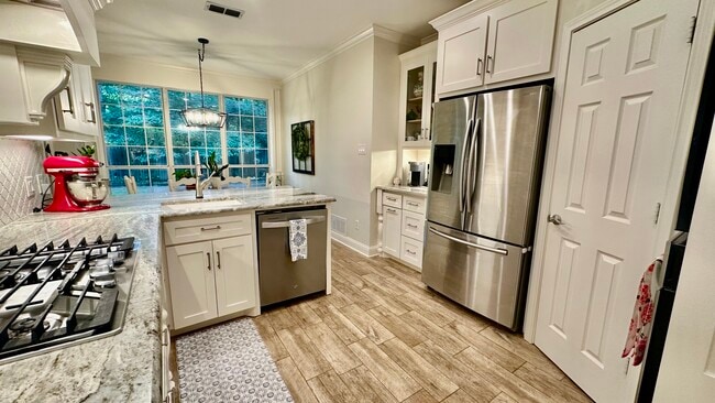 Building Photo - 3308 Oak Knoll Dr