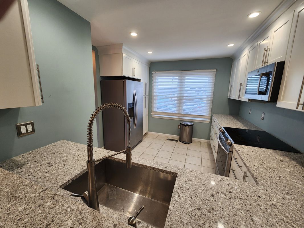 Building Photo - 55 Mill Plain Rd