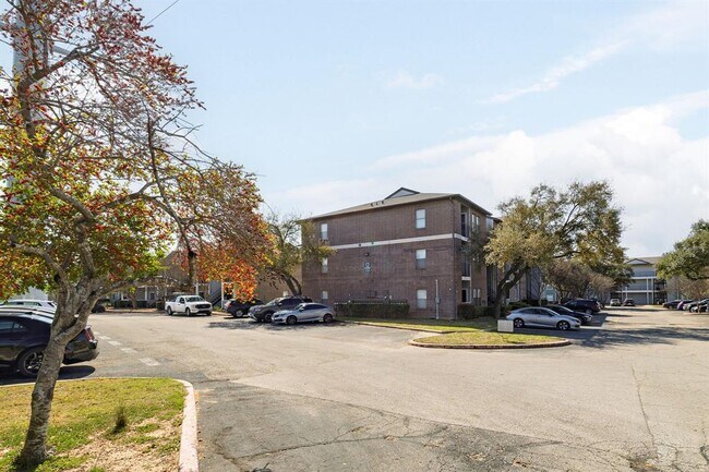 Building Photo - 12166 Metric Blvd