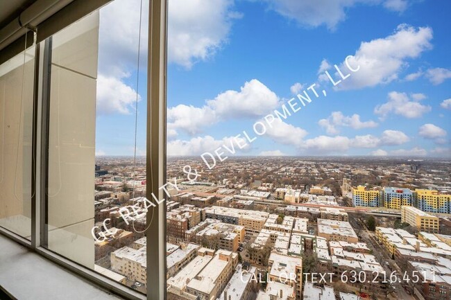 Building Photo - *** 2 WEEKS FREE RENT / EDGEWATER PLAZA / ...