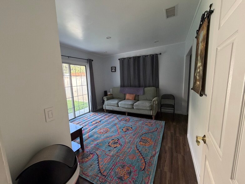 Building Photo - 10725 Westminster Ave