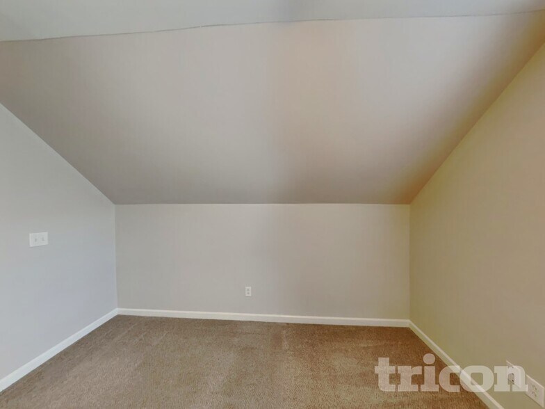 Building Photo - 4412 Spring Cove Dr