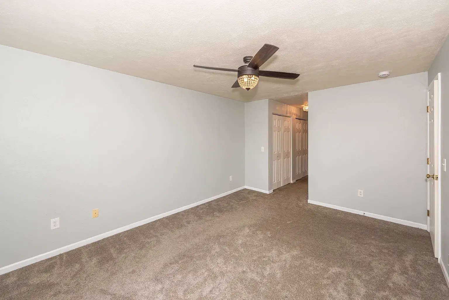 Wide Double Closet - 1417 Heatherwood Ln