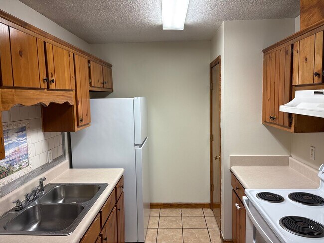 Building Photo - 3/2 Unit