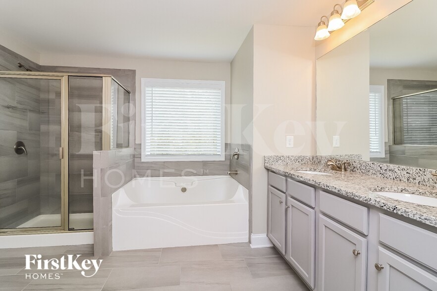 Building Photo - 125 Holland Grove Dr