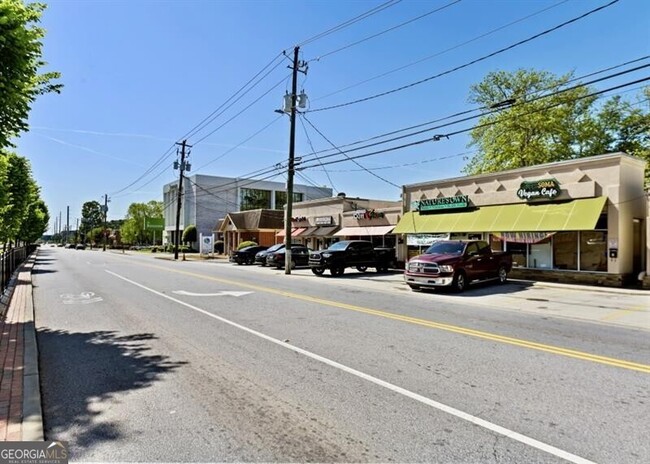 Building Photo - 3532 S Fulton Ave