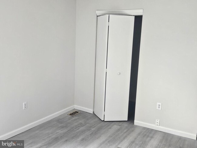 Building Photo - 1716 Julie Ct