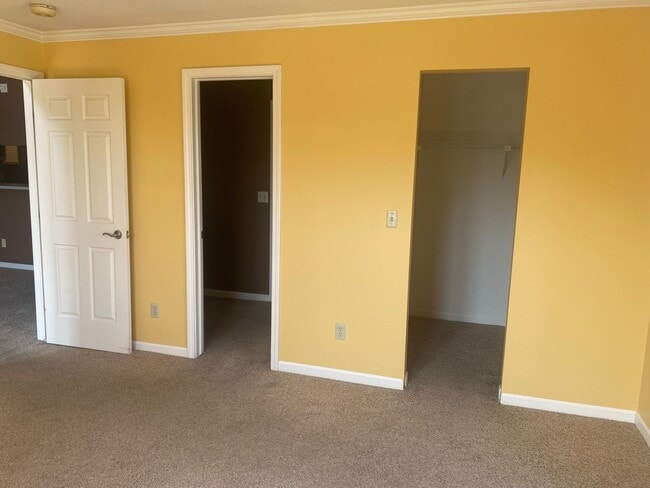 Building Photo - 2 Bedroom 2 Bathroom with Loft- Available Now!