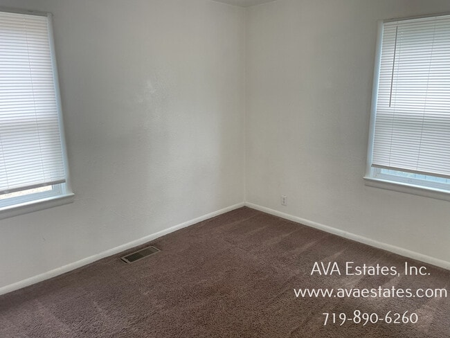 Building Photo - 2707 Cheyenne Ave