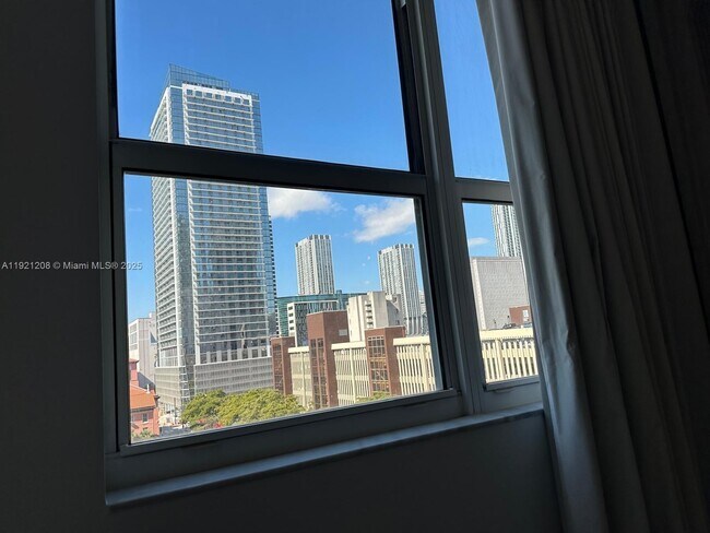 Building Photo - 133 NE 2nd Ave