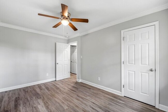 Building Photo - Great Location off of South Holden Road. 3 Bedroom 2 Bathroom Home.