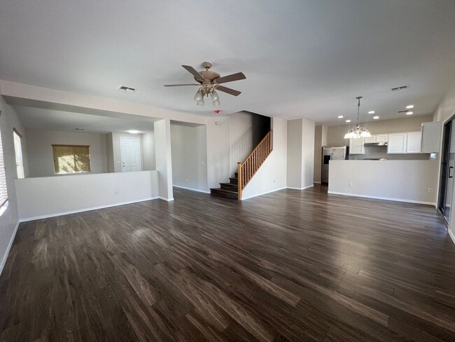 Building Photo - Highly desirable Spectrum community