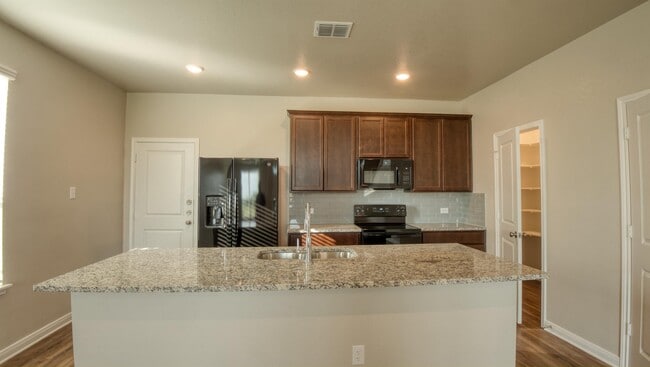 Building Photo - 1618 Lummus Dr