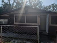 Building Photo - Large 4 bedroom house available!
