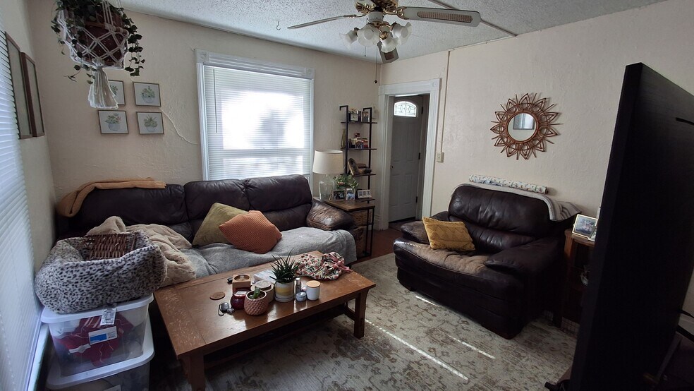 Building Photo - 1330 Vermont St