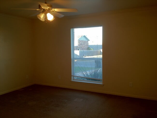 Building Photo - 1305cc