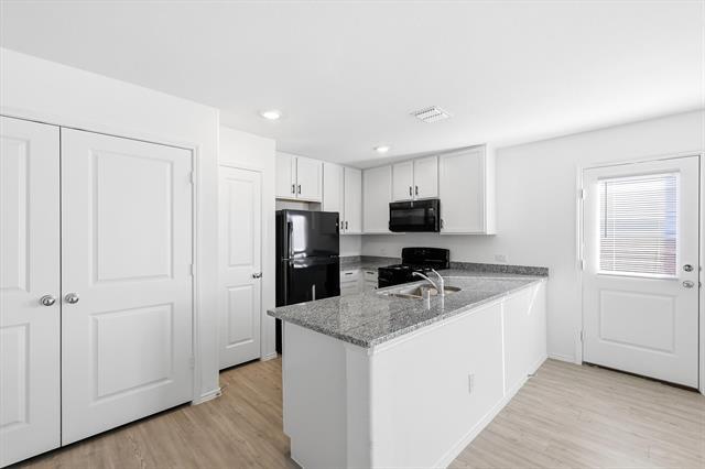 Building Photo - 9012 Red Fox Trl