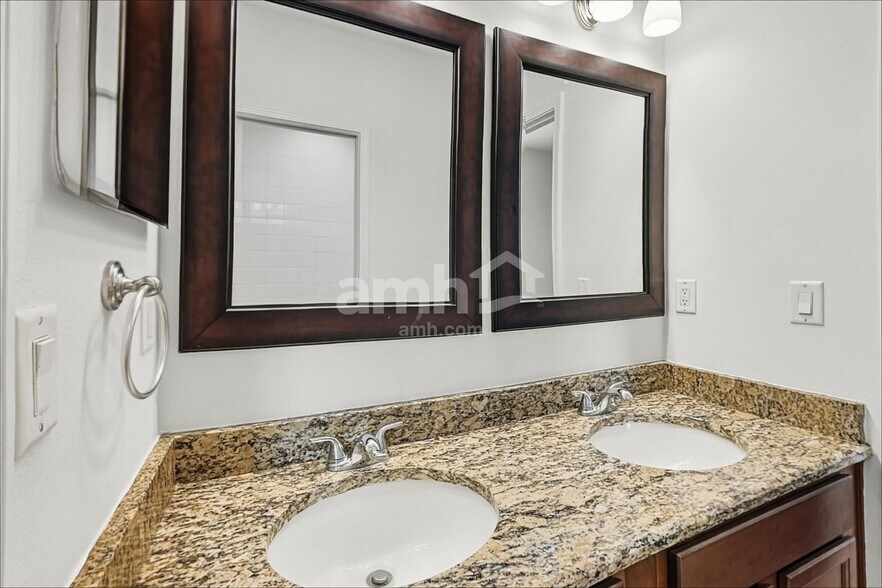 Building Photo - 11530 Balintore Dr