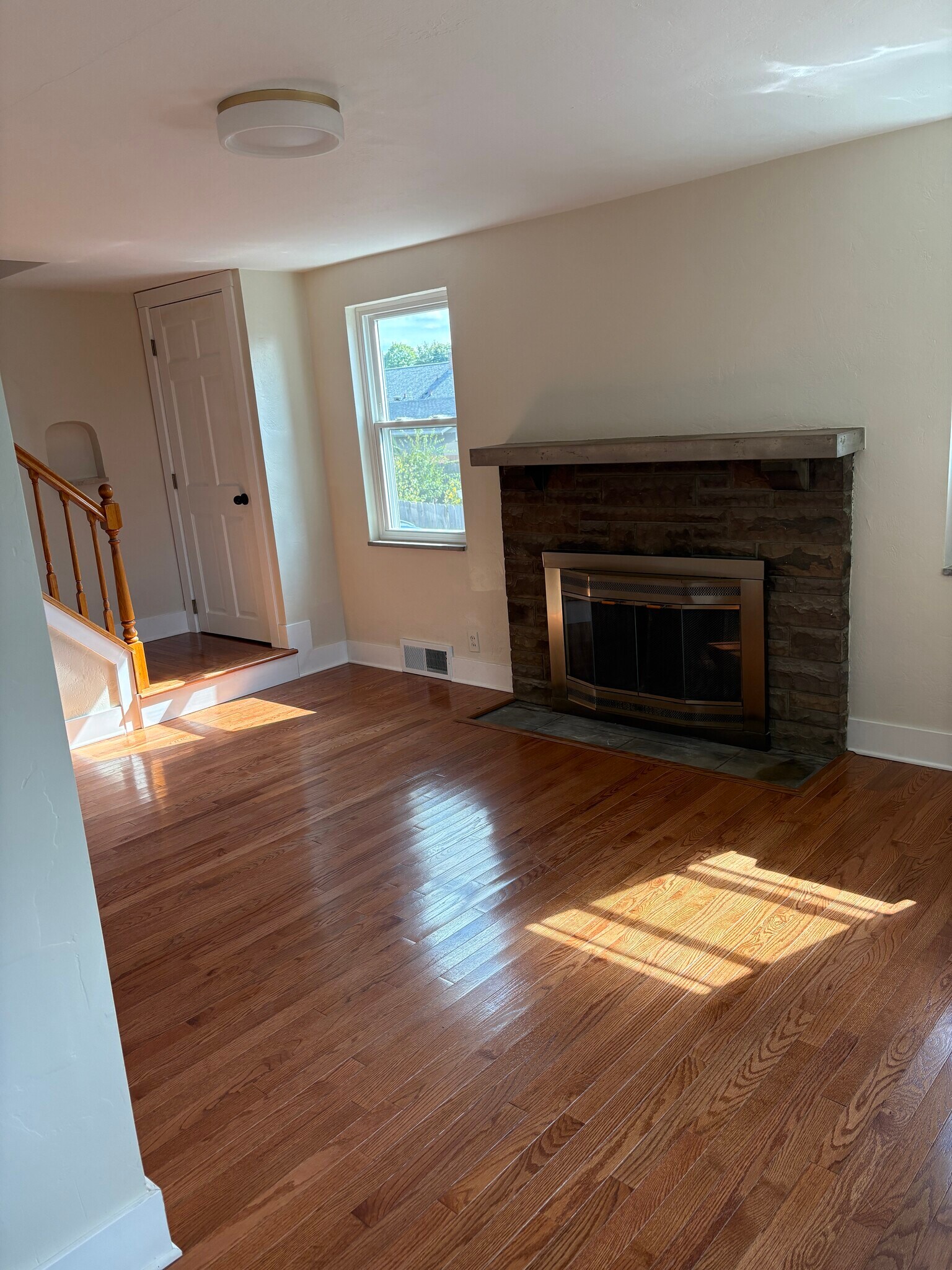 Building Photo - 1364 Simona Dr