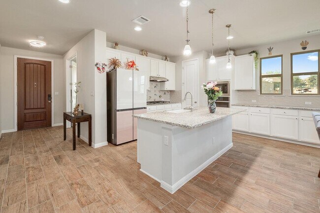 Building Photo - 1136 Almeria Bend