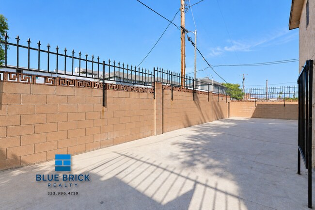 Building Photo - 11731 Kittridge St