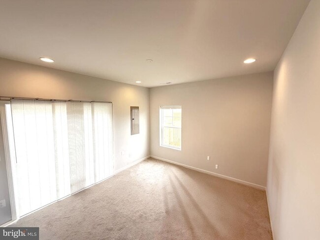 Building Photo - 242 Norland Knoll Dr
