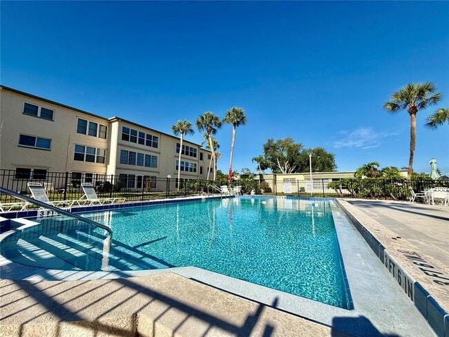 Building Photo - 11700 Park Blvd