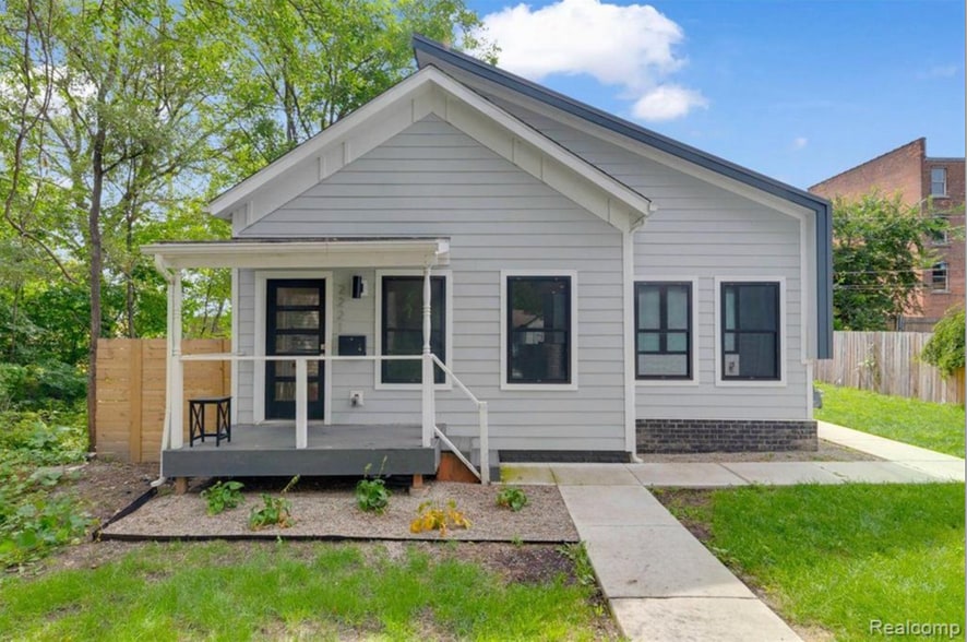 Primary Photo - 2221 Wabash St