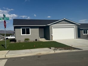 Building Photo - New Construction 3 bed, 2 bath!