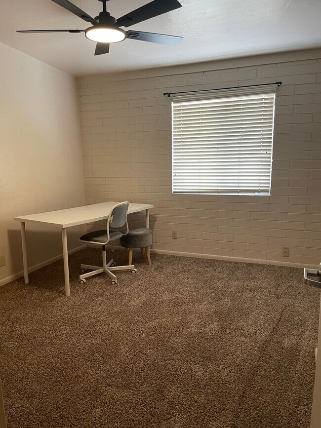 Building Photo - Pre-Leasing for August 1st!! Lovely 3 Bedroom Condo!! Close to the University of Arizona!! Perfec...