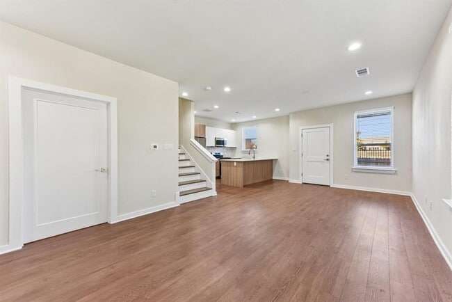 Building Photo - 17012 Marsh Wren Pass