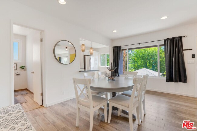 Building Photo - 5343 Tendilla Ave