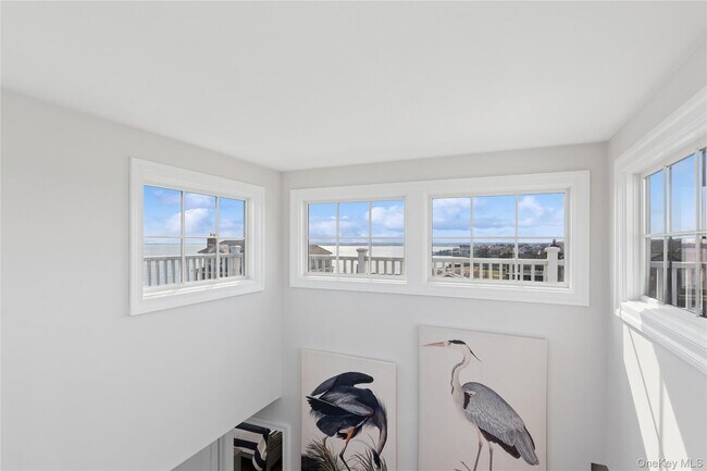 Building Photo - 39 Shinnecock Rd