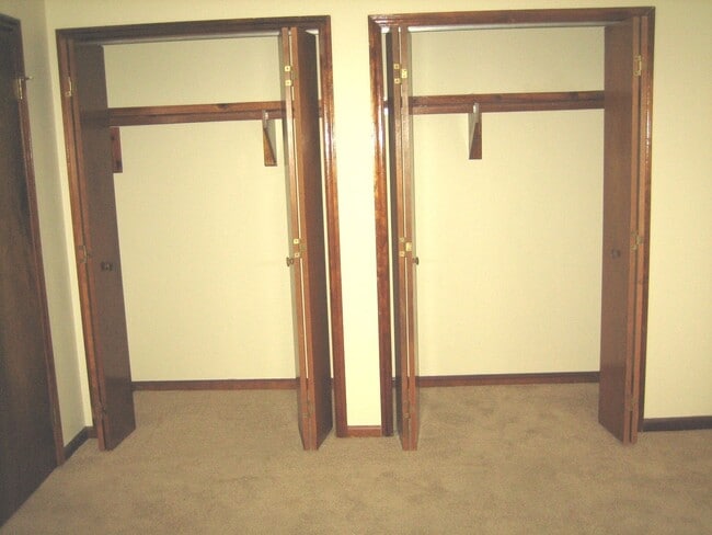 Building Photo - LAKE PARK CONDO