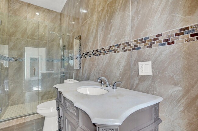 Building Photo - 11231 Ira Ln