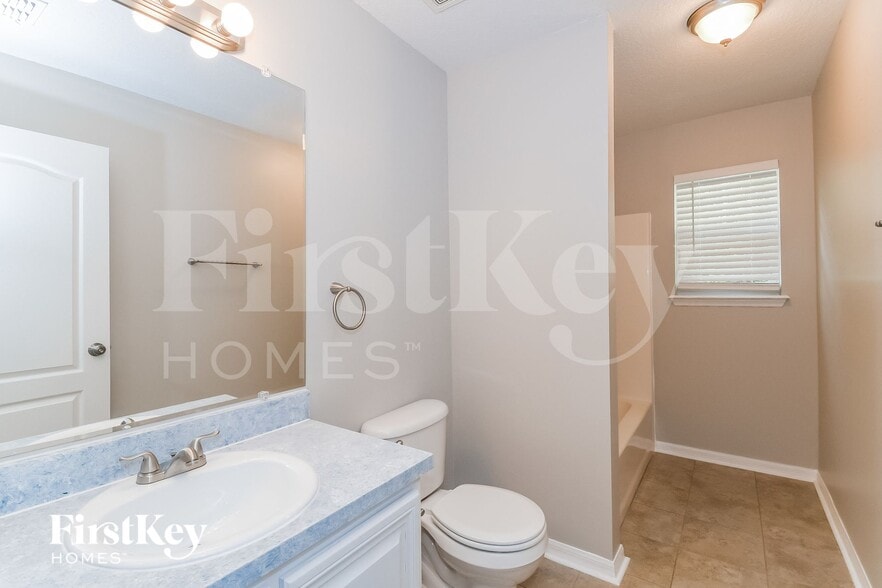 Building Photo - 161 Johns Glen Dr