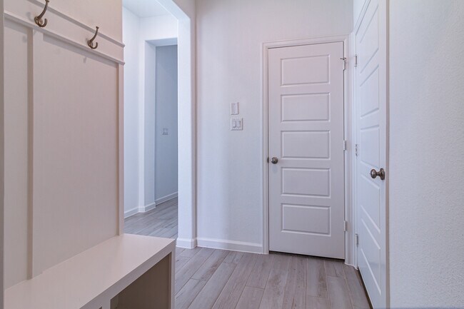 Building Photo - 9024 Winding Crk Dr