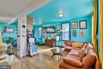 Building Photo - 13 E C St