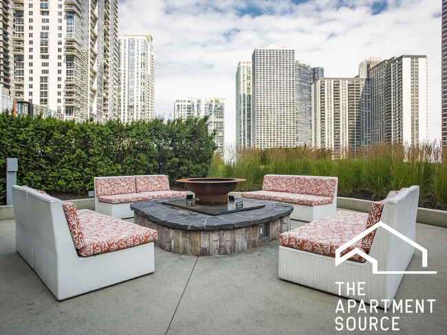 Building Photo - 225 N Columbus Dr