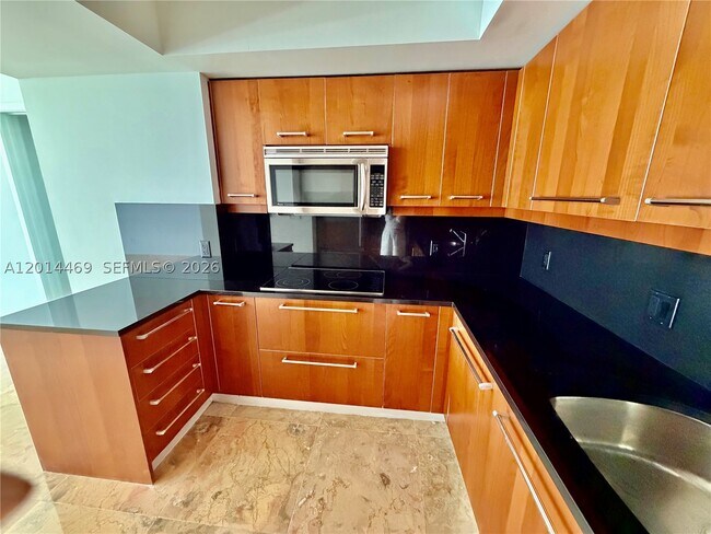 Building Photo - 1331 Brickell Bay Dr