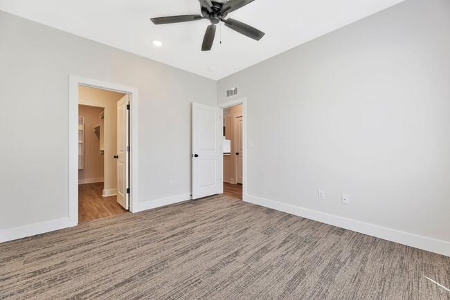 Building Photo - 1129 N Joye St
