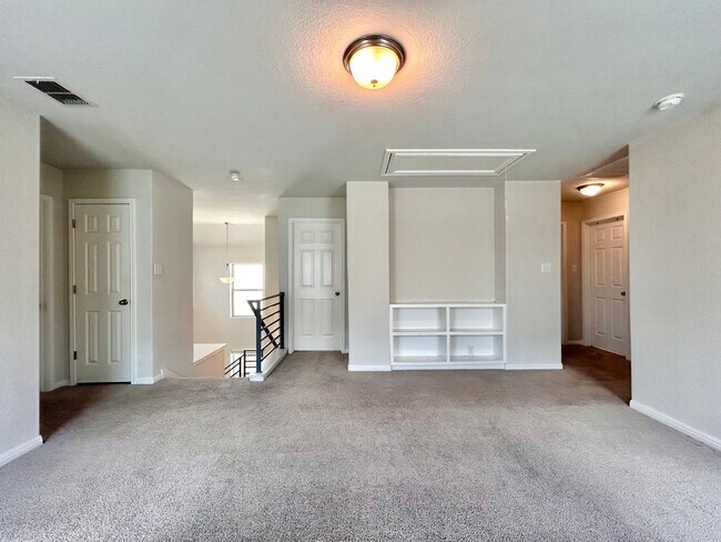 Building Photo - 11909 Mercantile Ln