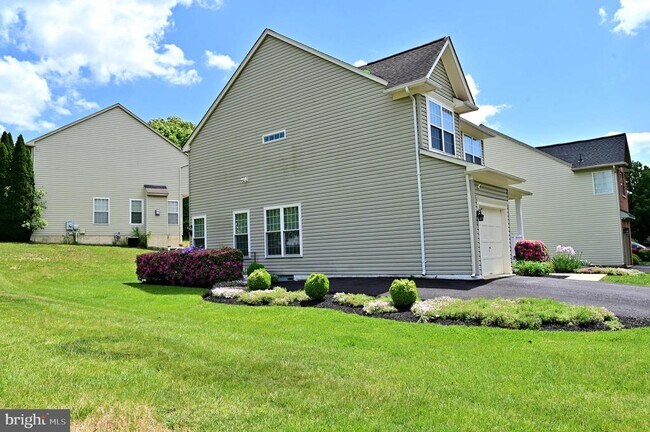 Building Photo - 9100 Goldfield Pl