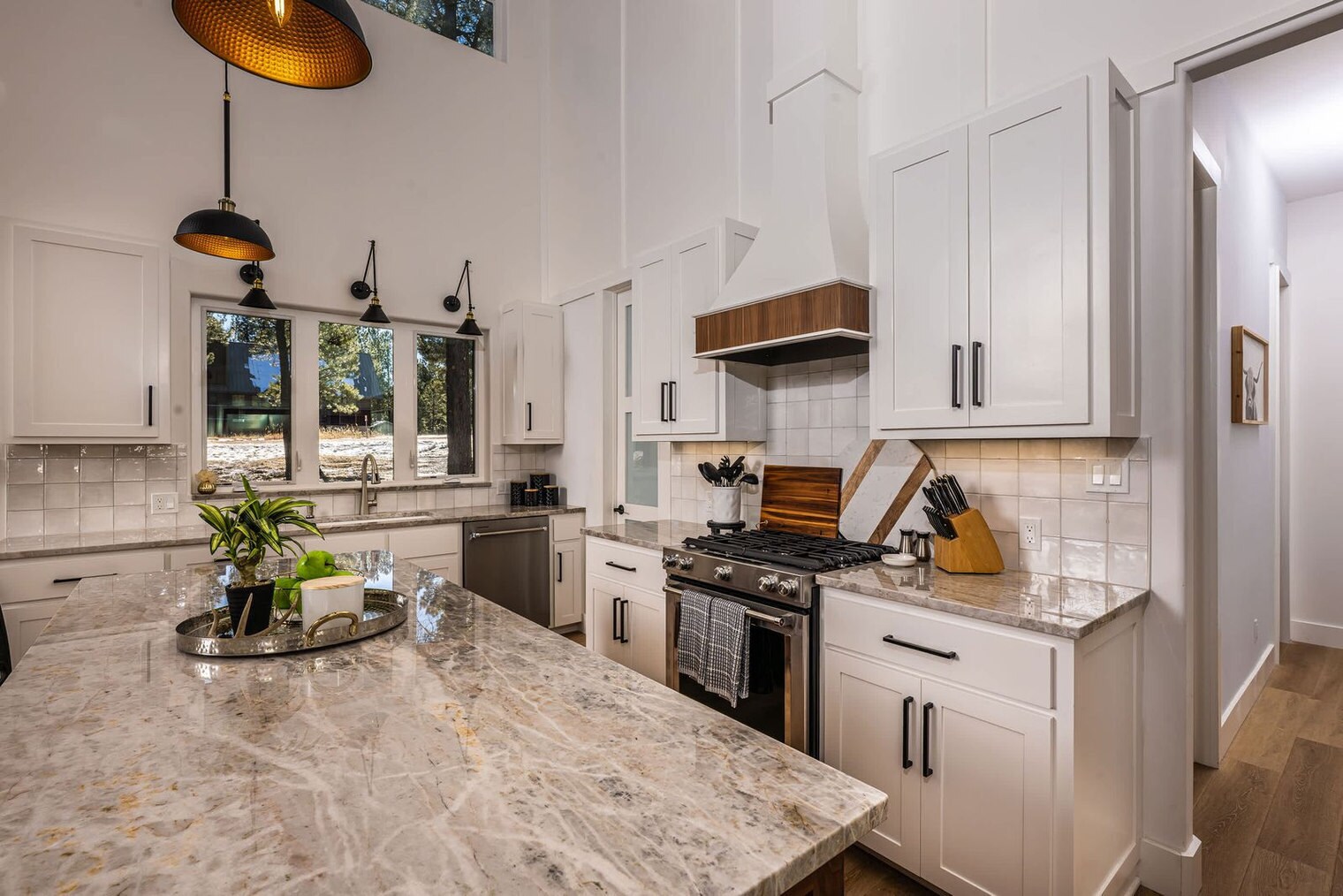 Building Photo - 3373 Mountain View Blvd