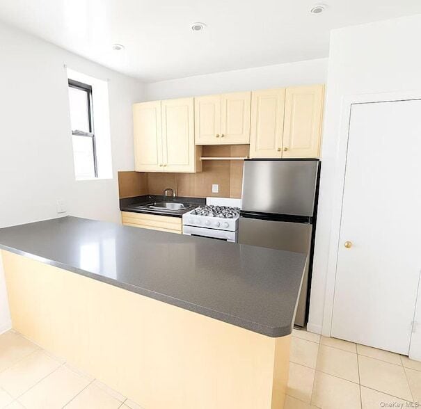 Primary Photo - 3440 Fulton St