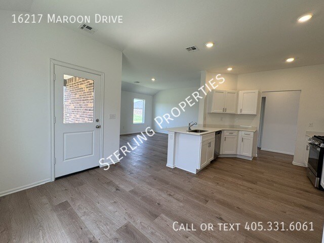 Building Photo - 16217 Maroon Dr