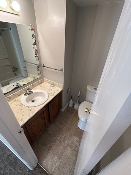 Building Photo - 2119 Quail Creek Dr