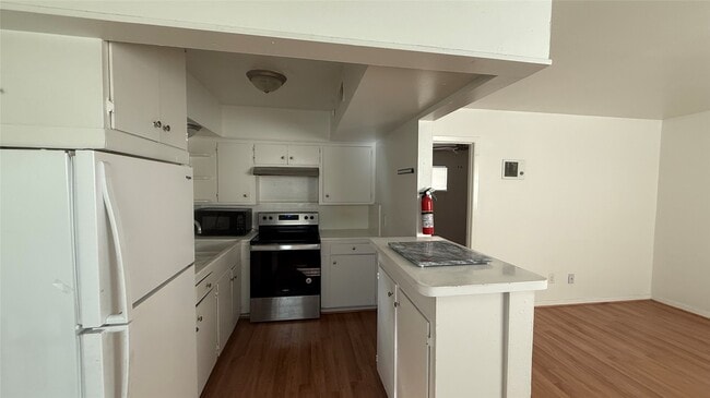 Building Photo - 1906 Binz St